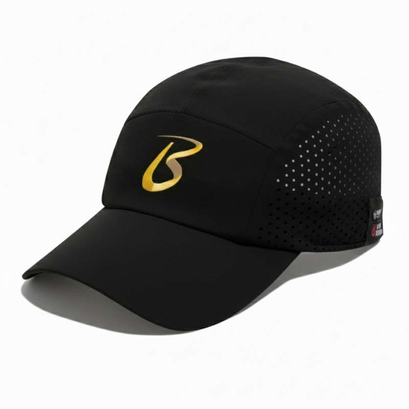 Side view - black cap with yellow B